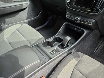 VOLVO XC40 2.0 B3P Core 5Dr Auto