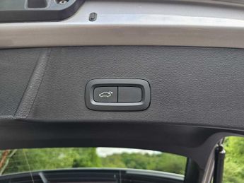 VOLVO XC40 2.0 B3P Core 5Dr Auto