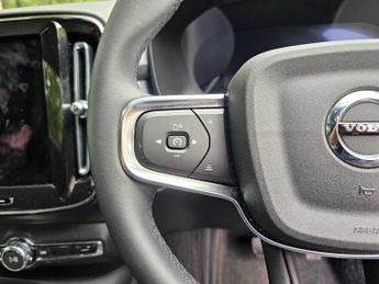VOLVO XC40 2.0 B3P Core 5Dr Auto