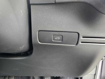 VOLVO XC40 2.0 B3P Core 5Dr Auto