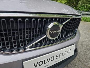VOLVO XC40 2.0 B3P Core 5Dr Auto