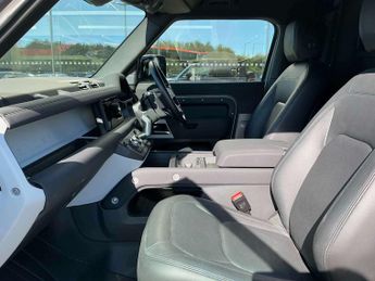 LAND ROVER DEFENDER 3.0 D250 Hard Top Se Auto