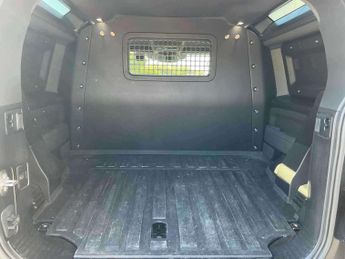LAND ROVER DEFENDER 3.0 D250 Hard Top Se Auto