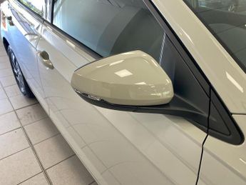 VOLKSWAGEN Polo 1.0 Tsi Life 5Dr Dsg
