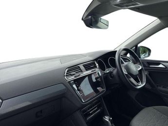 VOLKSWAGEN TIGUAN 1.5 Tsi Life Suv 5Dr Petrol Dsg Euro 6 (S/S) (150 Ps)