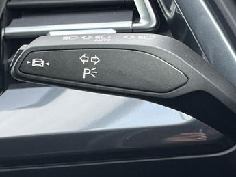 AUDI Q4 210Kw 45 82Kwh Black Edition 5Dr Auto [Tech Pack]
