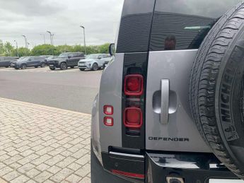 LAND ROVER DEFENDER 3.0 D250 X-Dynamic Se 90 3Dr Auto