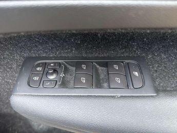 VOLVO XC40 2.0 T4 R Design Pro 5Dr Awd Geartronic