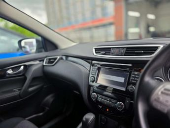 NISSAN QASHQAI 1.2 Dig-T N-Connecta 5Dr Xtronic