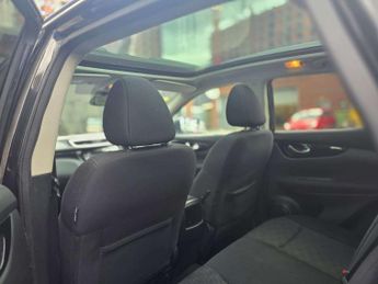 NISSAN QASHQAI 1.2 Dig-T N-Connecta 5Dr Xtronic