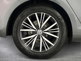 VOLKSWAGEN GOLF 1.5 Tsi Evo Bluemotion Tech Se Nav Hatchback 5Dr Petrol Dsg Euro