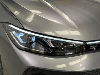 VOLKSWAGEN PASSAT 1.5 Tsi Ehybrid 19.7Kwh R-Line Estate 5Dr Petrol Plug-In Hybrid 