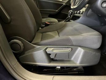 VOLKSWAGEN GOLF 2.0 Tdi Se Estate 5Dr Diesel Dsg Euro 6 (S/S) (150 Ps)