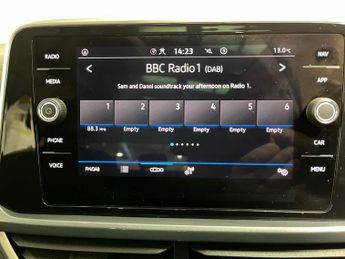 VOLKSWAGEN T-ROC 1.5 Tsi Style Suv 5Dr Petrol Dsg Euro 6 (S/S) (150 Ps)