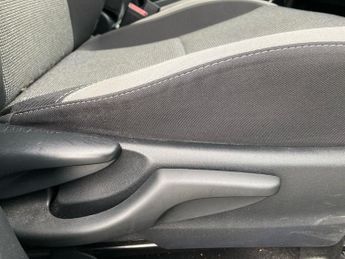 TOYOTA YARIS 1.5 Vvt-H Y20 Hatchback 5Dr Petrol Hybrid E-Cvt Euro 6 (S/S) (10