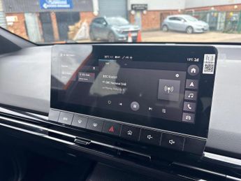 MG MOTOR UK MG4 64Kwh Trophy Long Range Hatchback 5Dr Electric Auto (203 Ps)