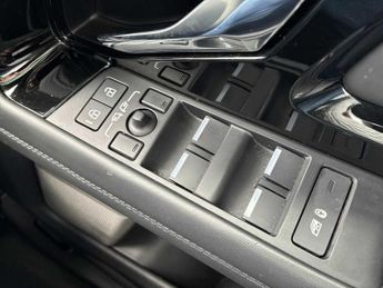 LAND ROVER RANGE ROVER EVOQUE 2.0 D200 R-Dynamic Hse 5Dr Auto