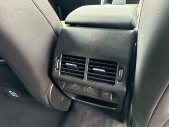 LAND ROVER DISCOVERY SPORT 2.0 D200 Dynamic Se 5Dr Auto [5 Seat]