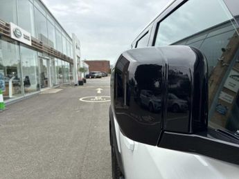 LAND ROVER DEFENDER 3.0 D250 Hard Top Se Auto