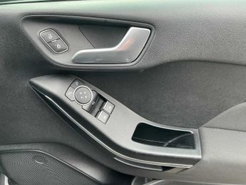 FORD FIESTA 1.0 Ecoboost Titanium 5Dr Auto
