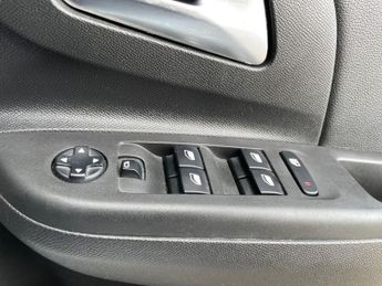 VAUXHALL CORSA 50Kwh Sri Nav Premium Hatchback 5Dr Electric Auto (7.4Kw Charger