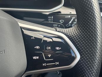 VOLKSWAGEN T-ROC 1.5 Tsi R-Line Suv 5Dr Petrol Dsg Euro 6 (S/S) (150 Ps)
