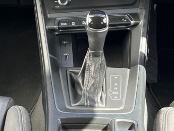 AUDI Q3 2.0 Tfsi 40 S Line Sportback 5Dr Petrol S Tronic Quattro Euro 6 