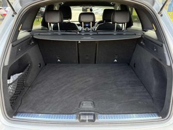 MERCEDES-BENZ GLC Glc 220D 4Matic Amg Line Premium 5Dr 9G-Tronic