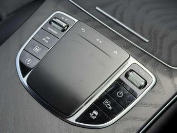 MERCEDES-BENZ GLC Glc 220D 4Matic Amg Line Premium 5Dr 9G-Tronic