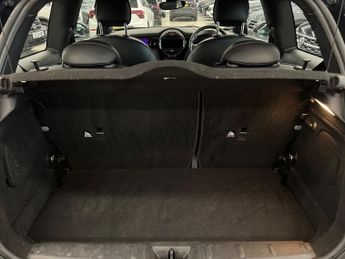 MINI HATCHBACK Cooper Se 32.6Kwh Level 3 Hatchback 3Dr Electric Auto (184 Ps)