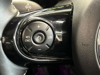 MINI HATCHBACK Cooper Se 32.6Kwh Level 3 Hatchback 3Dr Electric Auto (184 Ps)
