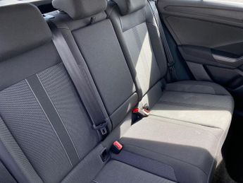 VOLKSWAGEN T-ROC 1.5 Tsi Life Suv 5Dr Petrol Dsg Euro 6 (S/S) (150 Ps)