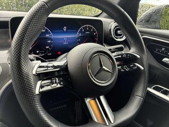 MERCEDES-BENZ GLC Glc 300 4Matic Amg Line 5Dr 9G-Tronic