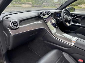 MERCEDES-BENZ GLC Glc 300 4Matic Amg Line 5Dr 9G-Tronic