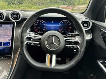 MERCEDES-BENZ GLC Glc 300 4Matic Amg Line 5Dr 9G-Tronic