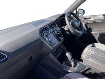 VOLKSWAGEN TIGUAN 1.5 Tsi R-Line Suv 5Dr Petrol Dsg Euro 6 (S/S) (150 Ps)