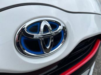 TOYOTA YARIS 1.5 Vvt-H Design Hatchback 5Dr Petrol Hybrid E-Cvt Euro 6 (S/S) 