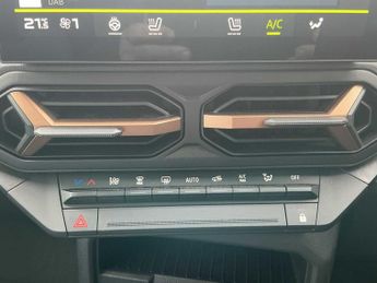 DACIA DUSTER 1.6 Hybrid 140 Extreme 5Dr Auto