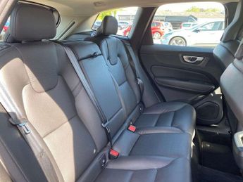 VOLVO XC60 2.0 B5P Core 5Dr Awd Geartronic