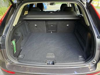 VOLVO XC60 2.0 B5P Core 5Dr Awd Geartronic