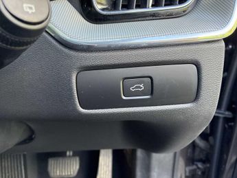 VOLVO XC60 2.0 B5P Core 5Dr Awd Geartronic