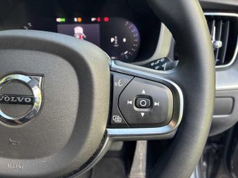 VOLVO XC60 2.0 B5P Core 5Dr Awd Geartronic