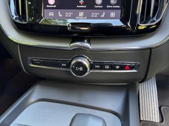 VOLVO XC60 2.0 B5P Core 5Dr Awd Geartronic