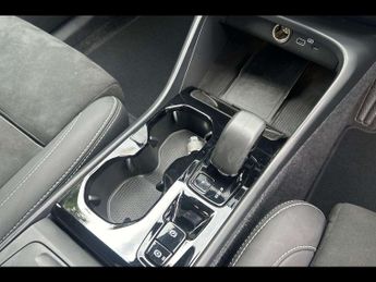 VOLVO XC40 2.0 B4P Plus Dark 5Dr Auto