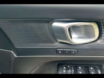 VOLVO XC40 2.0 B4P Plus Dark 5Dr Auto