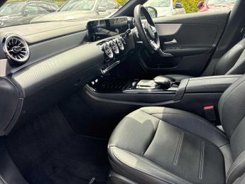 MERCEDES-BENZ CLA Cla 250 Amg Line Premium 5Dr Tip Auto