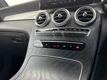 MERCEDES-BENZ GLC Glc 300D 4Matic Amg Line Premium 5Dr 9G-Tronic