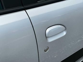 DACIA SPRING 27Kwh Extreme 65 48Kw 5Dr Auto