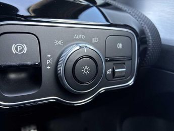 MERCEDES-BENZ A CLASS A180D Amg Line Premium Plus 5Dr Auto