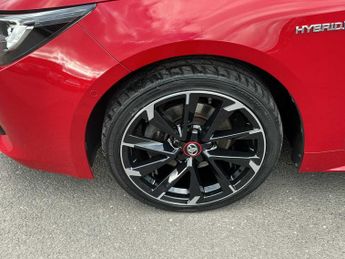TOYOTA COROLLA 2.0 Vvt-I Hybrid Gr Sport 5Dr Cvt
